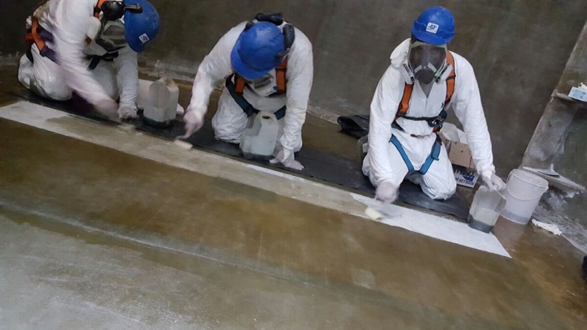 Revestimiento interno PRFV de Tanques 6230-010 y 6230-025 de material PRFV (relining) diámetro 4000mm